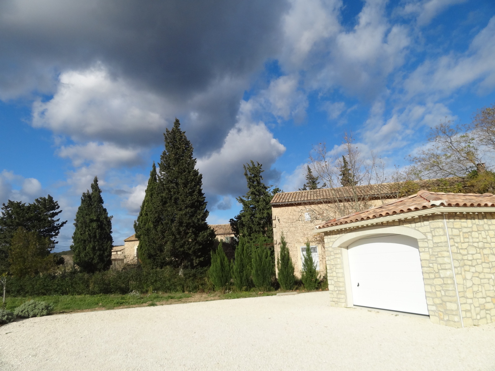 luxury holiday villa with pool reversible air conditioning in france